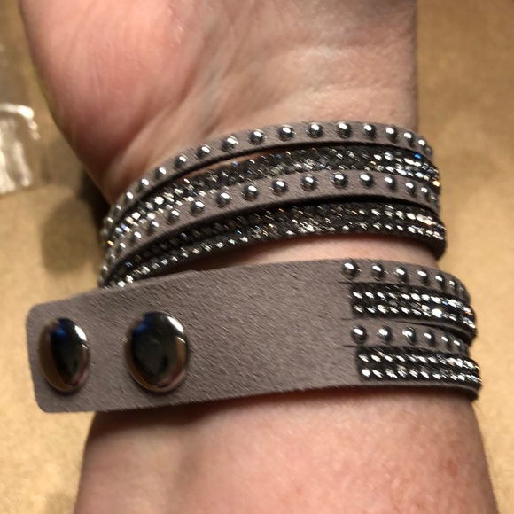 Premier Designs New Soft leather bracelet wrap - Picture 2 of 5